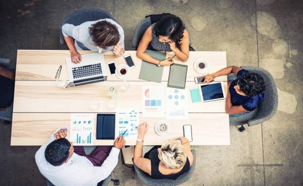Adicionalmente, las PyMes tendrán acceso a Colmena, una plataforma que simplifica sus procesos de gestión financiera, permitiendo que las emprendedoras puedan estructurar sus negocios con datos sólidos. Foto de iStock