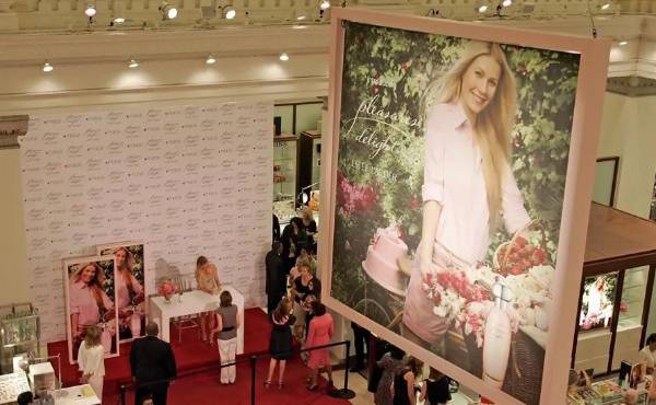 <i>La actriz estadounidense Gwyneth Paltrow, promocionando una línea de perfumes de Estée Lauder. (Foto: EFE)</i>