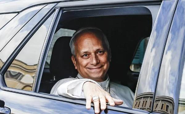 El papa León XIV llega al Vaticano tras recibir el alta del Hospital Gemelli. EFE/EPA/ANGELO CARCONI
