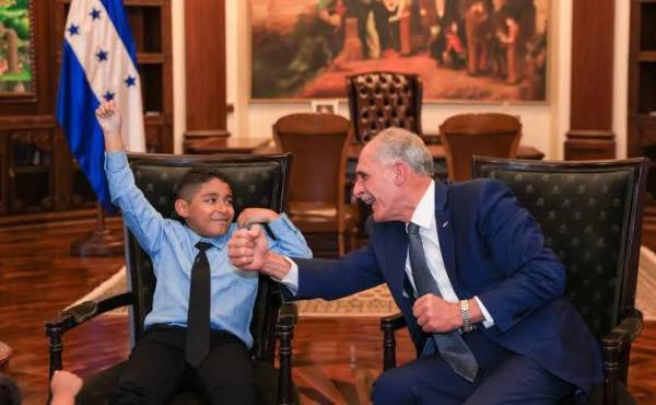 <i>André Enoc Mejía es fundador de Exoplanets Lab, un proyecto educativo mediante el que comparte conocimientos sobre astronomía y exploración espacial con niños y jóvenes hondureños y latinoamericanos. Foto de cortesía</i>