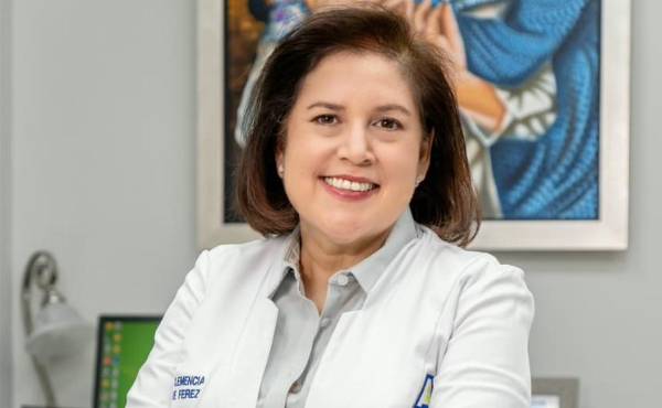 Ana Clemencia Bueso Hernández de Ferez, Gerente General de Laboratorio Bueso Arias.
