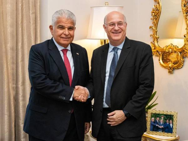 <i>Uno de estos encuentros es el que sostendrá con el presidente del Banco Interamericano de Desarrollo (BID), Ilan Goldfajn, en el que se anunciará el apoyo para que Panamá se adhiera a la Organización para la Cooperación y el Desarrollo Económicos (OCDE). FOTO @joseRaulMulino</i>