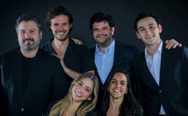 Christian Quiñonez Sol, Managing Partner de Innogen Capital (izquierda de la foto), juntoal equipo de la compañía. En la regoón existen talentos, mercados e infraestructura institucional, aseguran. (Foto: Cortesía)