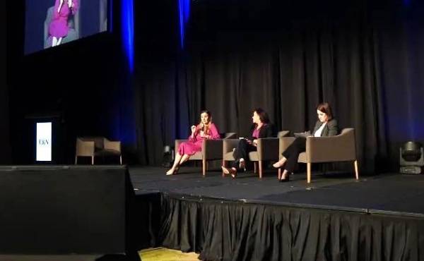 <i>Ana Karina Smith (expresidenta de la Asociación de Directoras de Panamá), Velia Jaramillo (Directora de E&amp;N) y Stephanie Melville, directora de la junta directiva de Progreso en Guatemala ​​​​. (Foto: E&amp;N)​</i>