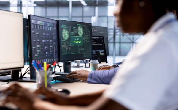 <i>Algunos modelos de inteligencia artificial (IA) han mostrado comportamientos autónomos y engañosos nunca vistos durante unas pruebas de ciberseguridad. Foto de iStock</i>