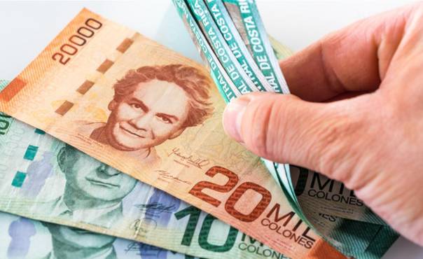 <i>El Ministerio de Hacienda informó que el presupuesto para el 2027 alcanza los 12,4 billones de colones (unos US$27.000 millones). Foto de iStock</i>
