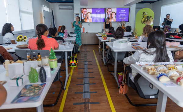 <i>Participan 30 emprendedoras de distintos sectores, gastronomía, belleza, moda, turismo y artesanías, que además de adquirir conocimientos técnicos, fortalecerán su liderazgo y confianza. Foto de cortesía</i>