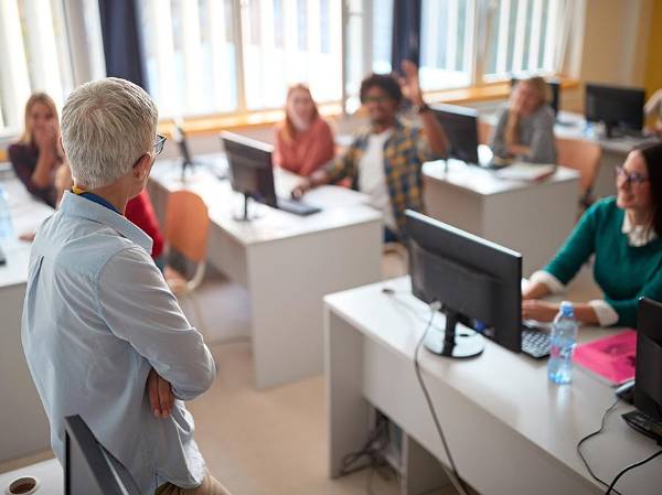 <i>Este programa global de Red Hat ha ido evolucionando continuamente con el fin de satisfacer las cambiantes necesidades tanto de los alumnos como de los instructores y la industria de la informática. Foto de iStock</i>