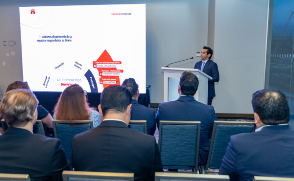 <i>Representantes de Banco Davivienda participaron en la Segunda Misión Empresarial Bolivia – El Salvador, organizada por la Cámara Binacional El Salvador – Bolivia. Foto de cortesía</i>