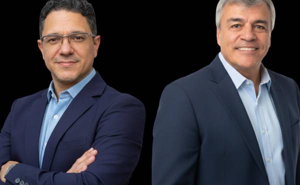 <i> Juan Barahona (Country Manager de Liberty Networks Honduras) y Juan David Correa (Director de Tecnología de la Información y las Comunicaciones (TIC) de Liberty Networks). (Fotos: Cortesía)</i>