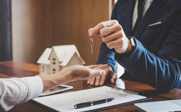 <i>La asequibilidad de la vivienda (relación entre precio e ingreso) sigue siendo un desafío estructural pues muchos hogares continúan destinando proporciones elevadas de su ingreso al pago de vivienda. Foto de iStock</i>
