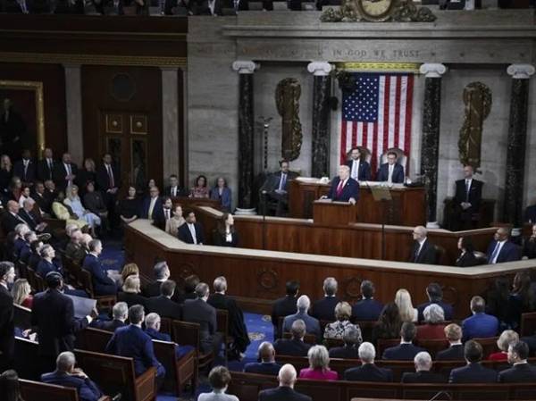 El intento fallido sobre Cuba se une a una serie de fallos en el Senado para controlar las acciones militares de Trump, como las cinco votaciones para que el mandatario no pueda ordenar más ataques sobre Irán. (Foto: EFE)