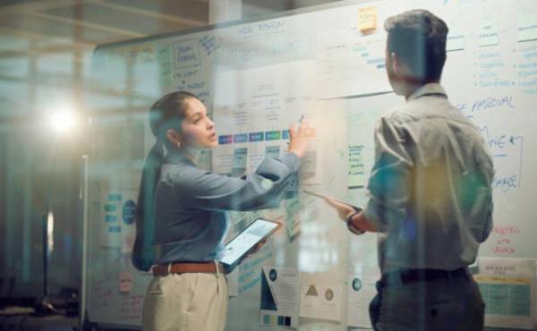 <i>Aunque los volúmenes de los mercados de predicción inicialmente aumentaron en 2024 alrededor de las elecciones presidenciales de Estados Unidos, finalmente superaron esos niveles en 2025 a medida que los contratos sobre deportes, criptomonedas y variables macroeconómicas ganaron popularidad. Foto de iStock</i>