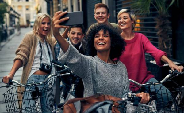<i>Ya existen herramientas de acceso remoto, como el spyware, que pueden permitir a los ciberdelincuentes espiar los teléfonos. Foto de iStock</i>