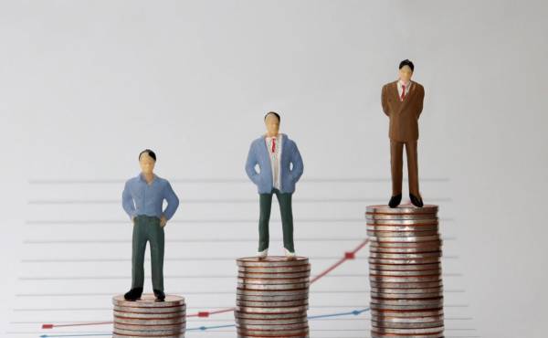 <i>A nivel estructural, el estudio identifica como un obstáculo para la prosperidad el bajo crecimiento económico crónico, con una expansión promedio proyectada de apenas 1.6 % anual entre 2017 y 2026. Foto de iStock</i>