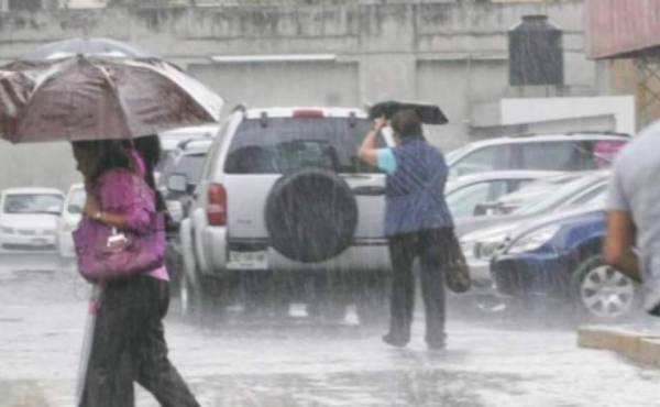 Honduras: Cinco departamentos con alerta verde por lluvias causadas por onda tropical