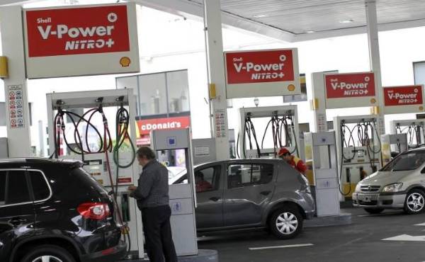 <i>Además de la gasolina y el diésel, entre los bienes y servicios que más contribuyeron al incremento del IPC figuraron los boletos aéreos, el transporte en autobús y el gas licuado. Foto de iStock</i>