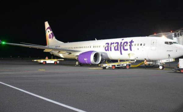 Arajet estrena vuelo directo San Salvador-Santo Domingo