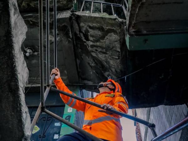 <i>Tras el sismo de magnitud 5.9, el Equipo Táctico Operativo se encontraba realizando monitoreo. FOTO @PROCIVILSV</i>