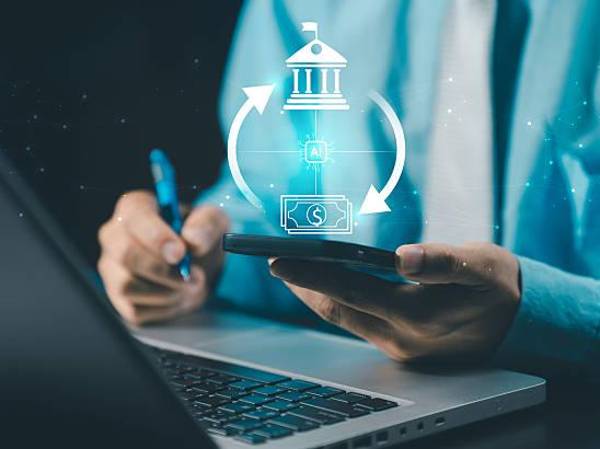 <i>La inteligencia artificial permite analizar el comportamiento individual de cada cliente mediante modelos de optimización. Foto de arkira / Getty Images</i>