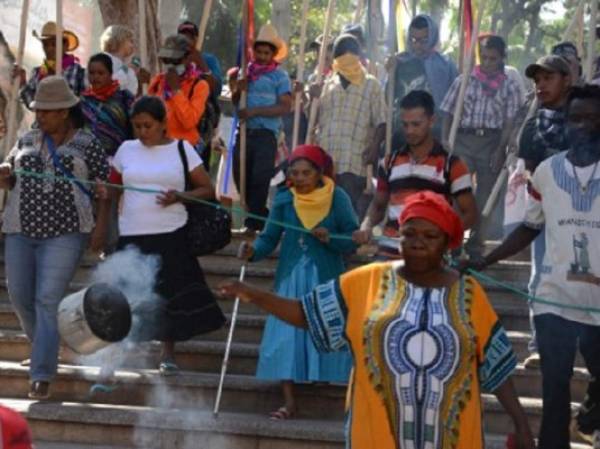Protestas de indígenas Lenca a mediados de mayo, contra el asesinato de Berta Cáceres. (Foto: AFP).