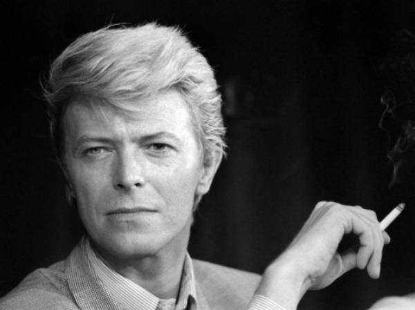(FILES) In this file photo taken on May 11, 1983, British singer David Bowie during a press conference at the 36th Cannes Film Festival. - David Bowie's estate has sold the publishing rights to his 'entire body of work' to Warner Chappell Music, the company said January 3, 2022, the latest massive deal of the recent song rights purchasing boom. (Photo by RALPH GATTI / AFP)
