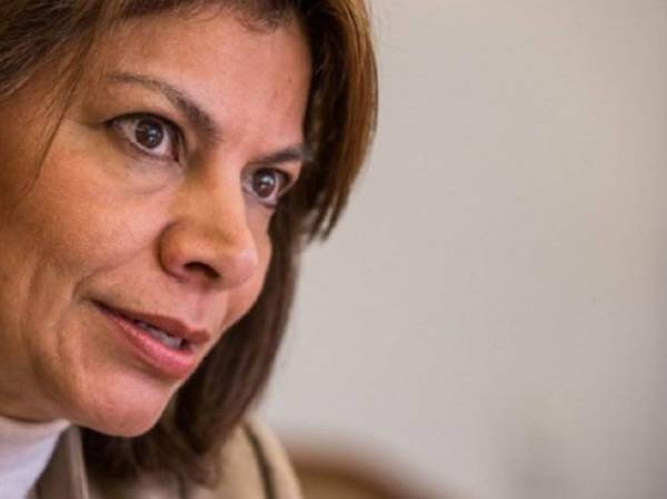 La expresidente de Costa Rica, Laura Chinchilla (2010-2014) es uno de los cinco expresidentes latinoamericanos que se han presentado en Venezuela para acompañar el plebiscito. (Foto: AFP).