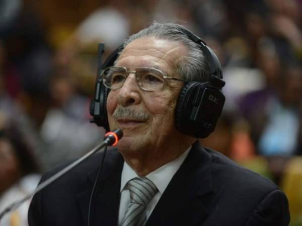 Former Guatemalan de facto President (1982-1983), retired General Jose Efrain Rios Montt, 86, speaks during the trial acainst him on charges of genocide committed during his de facto regime, in Guatemala City on April 30, 2013. The genocide trial arises from the country's 36-year civil war, which pitted leftist guerrillas against government forces until 1996, leaving an estimated 200,000 dead or 'disappeared,' according to the United Nations. Rios Montt, 86, is accused of ordering the execution of 1,771 members of the Ixil Maya people in the Quiche region during his 1982-1983 regime. AFP PHOTO/Johan ORDONEZ