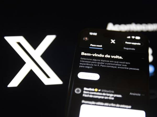 <i>Los algoritmos influyen no solo en lo que los usuarios ven, sino también en el entorno político digital en el que habitan, advierten. EFE/ Isaac Fontana</i>