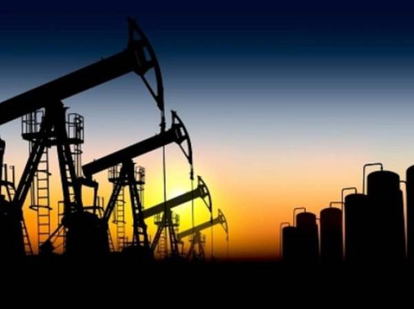 '(El departamento de) Comercio (de PDVSA) evalúa la reciente estrategia de importar crudo Saharan Blend de Argelia', dice un documento de la petrolera, que estudia los costos de transporte del crudo importado. (Foto: 123RF).