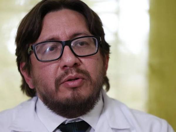 <i>No queremos volver a El Salvador de las pandillas, a los territorios controlados por criminales, por eso debemos garantizar seguridad sin miedo y con debido proceso, apuntó el candidato del FMLN, Rafael Aguirre. (Foto: EFE)</i>