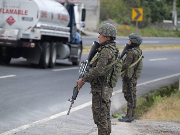 <i>Existe intercambio de información con las autoridades guatemaltecas y que se desplegaron unidades del Ejército mexicano en la zona fronteriza para reforzar la vigilancia y apoyar en las labores de reconocimiento. Foto de cortesía</i>