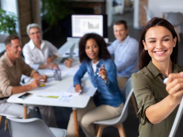 <i>La adaptación continua se consigue cuando los líderes integran el cambio y la continuidad en sus operaciones, organización y finanzas, creando sistemas que evolucionan constantemente, en lugar de reaccionar de forma esporádica. Foto de iStock</i>