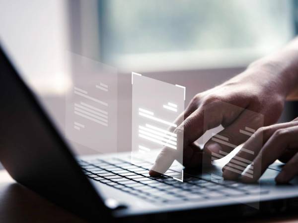 Un PDF malicioso puede parecer inofensivo, pero detrás puede esconder código o scripts maliciosos que puedan explotar vulnerabilidades o descargar malware. Foto de cortesía
