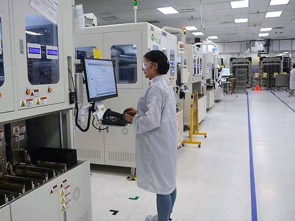 <i>Las gremiales reiteraron que Costa Rica necesita avanzar hacia una regulación que brinde seguridad jurídica tanto a las empresas como a las personas trabajadoras. Foto de iStock</i>