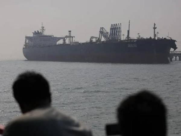 En principio, se acordaría que ambas partes eliminarían las restricciones al tránsito por el estrecho de Ormuz. (Foto: EFE)