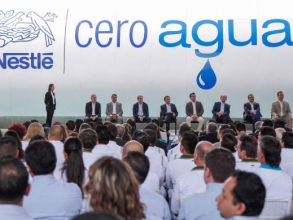 Inauguración fábrica cero agua en Jalisco México. (Foto: La Jornada)