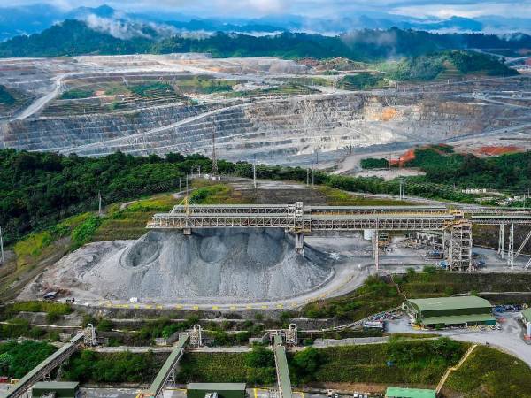 El 20 de octubre, el Congreso aprobó el contrato firmado por el Estado panameño y FQM, que le permite a la multinacional operar por 40 años en la zona caribeña del país la mina de cobre a cielo abierto más grande de Centroamérica. FOTO ARCHIVO