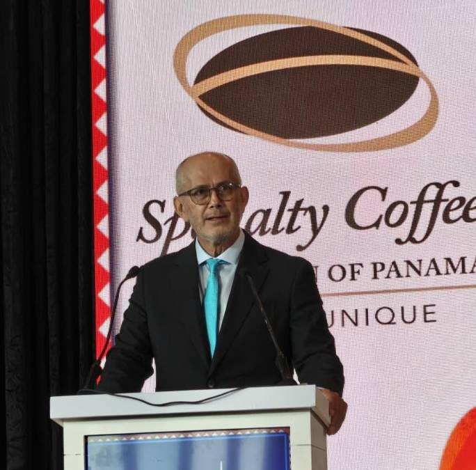 <i>Ricardo Koyner, presidente del Specialty Coffee Association of Panama (SCAP) señaló: "Hace 30 años, cuando la caficultura panameña enfrentaba precios bajos y era imposible competir en volumen con los grandes productores mundiales, siete productores de Chiriquí tomamos una decisión que cambió nuestro destinos”. (Foto: P. Balcácers / E&amp;N)</i>