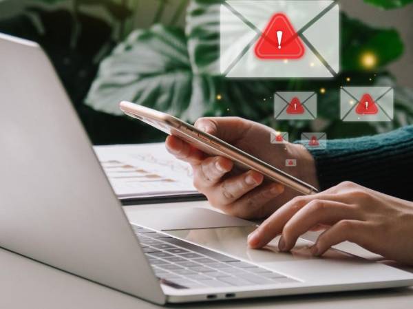 <i>Gmail utiliza modelos de aprendizaje automático para mostrar alertas en mensajes sospechosos. (Foto: Shutterstock)</i>
