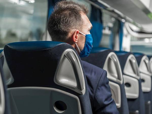 <i>Los países firmantes se comprometen a reducir en un 25 % la demanda de energía del transporte a 2035 y, además, a que un tercio de la energía que utilicen provenga de fuentes renovables y biocombustibles sostenibles. Foto de iStock</i>