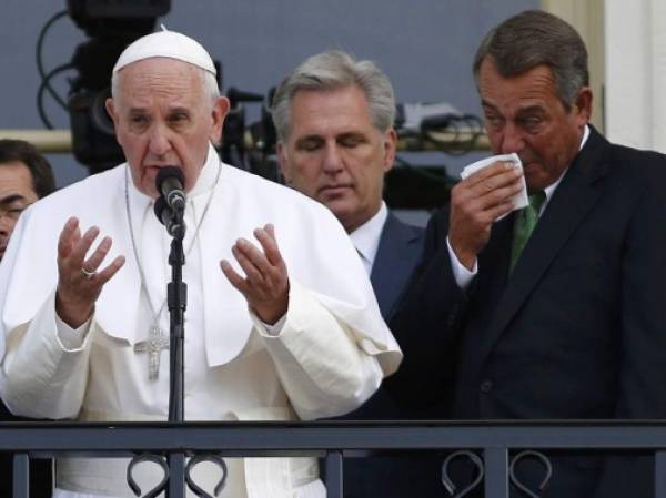 Ayer, Boehner junto al Papa. Ya tenía decidida su renuncia. (Foto: Agencias)