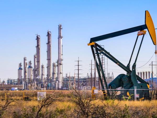 Los litigios contra empresas se centraron tradicionalmente en el sector de las energías fósiles.