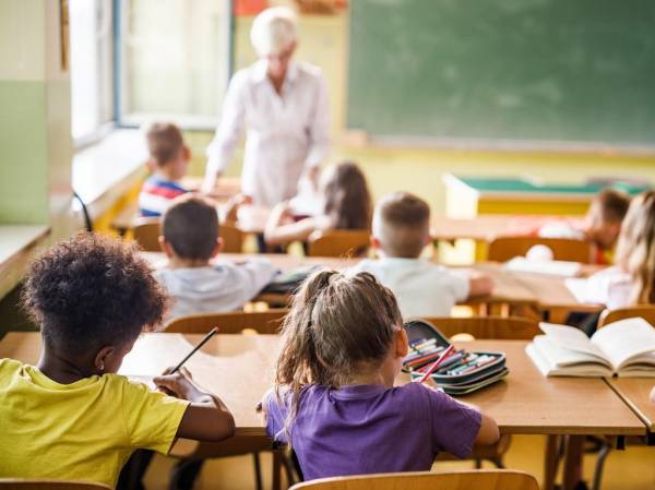 El estudio también analiza datos sobre la salud física de la infancia, e indica que los niveles de sobrepeso han aumentado considerablemente en 14 de los 43 países con datos disponibles, siguiendo con una tendencia que viene de tiempo atrás. Foto de iStock