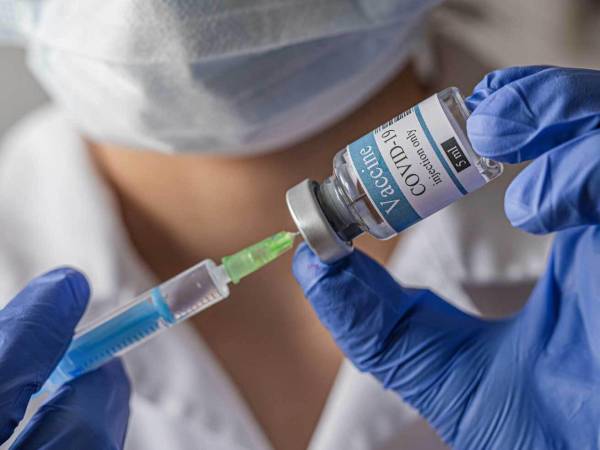 Agencia sanitaria de EEUU recomienda vacunas de refuerzo contra ómicron