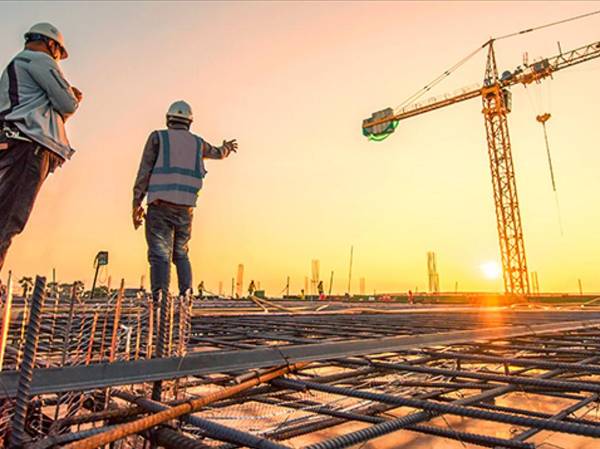 <i>Uno de los principales motores fue la construcción, que registró un crecimiento interanual de 8,3 %, impulsada por un aumento de 7,5 % en proyectos de infraestructura privada y de 11,7 % en obras públicas. Foto de iStock</i>