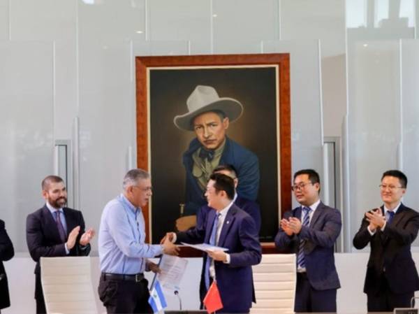 Los contratos establecen la construcción de una planta de energía fotovoltaica a construirse en el municipio de Masaya. Foto cortesía