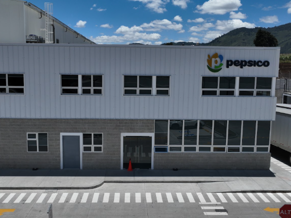 <i>La operación del centro generará 180 empleos directos y otros 50 indirectos vinculados al transporte, consolidándose como una inversión que también aporta al desarrollo económico y laboral de la región. Foto de cortesía</i>