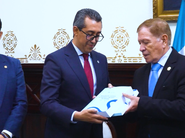 <i>El Gobierno de Guatemala presentó ante el Congreso el proyecto de presupuesto para 2027 por un monto de 192.045 millones de quetzales. Foto de cortesía</i>