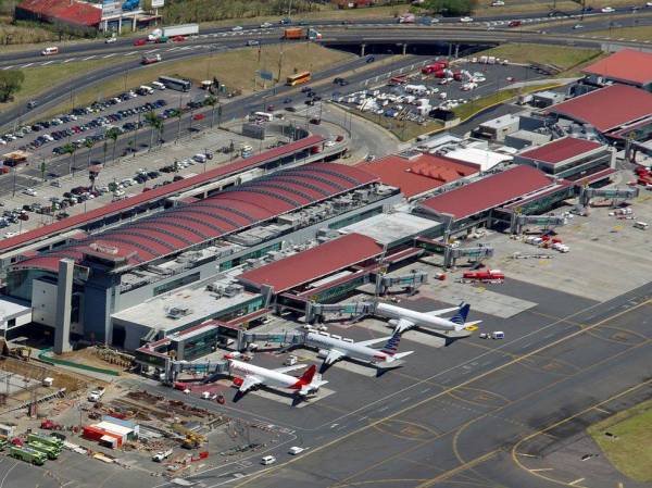 TCE apoya a las aerolíneas en la gestión de sus operaciones en tierra con control total, desde el manejo de la rampa hasta la supervisión y la capacitación, lo que garantiza el cumplimiento y el rendimiento operativo constante. Foto de cortesía